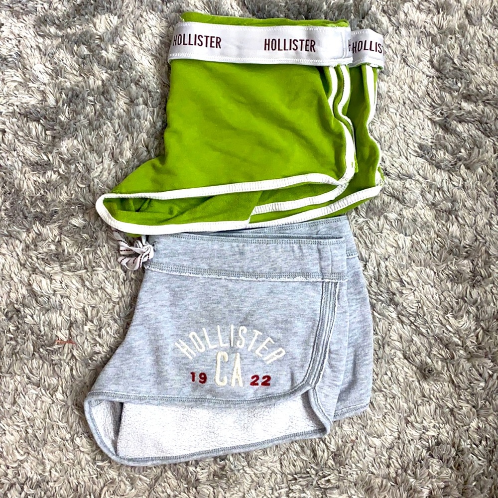 Set of two low rise shorts